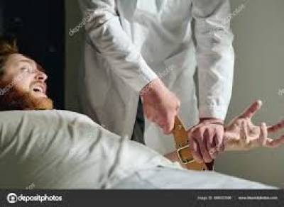 Dr Slambuc. Avagy a hülyeség nem gyógyítható